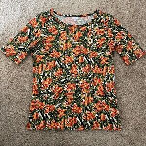 ⭐️ 3/$15 Lularoe Gigi Floral Top